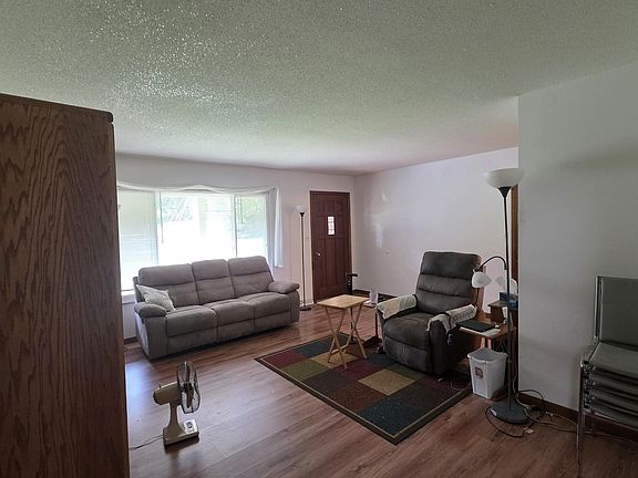 5th image of 617 Greenwich Dr