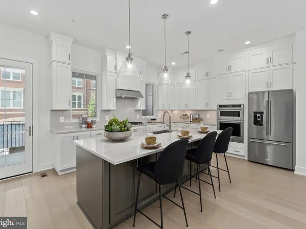 8603 Erdem Pl, Chevy Chase, MD 20815