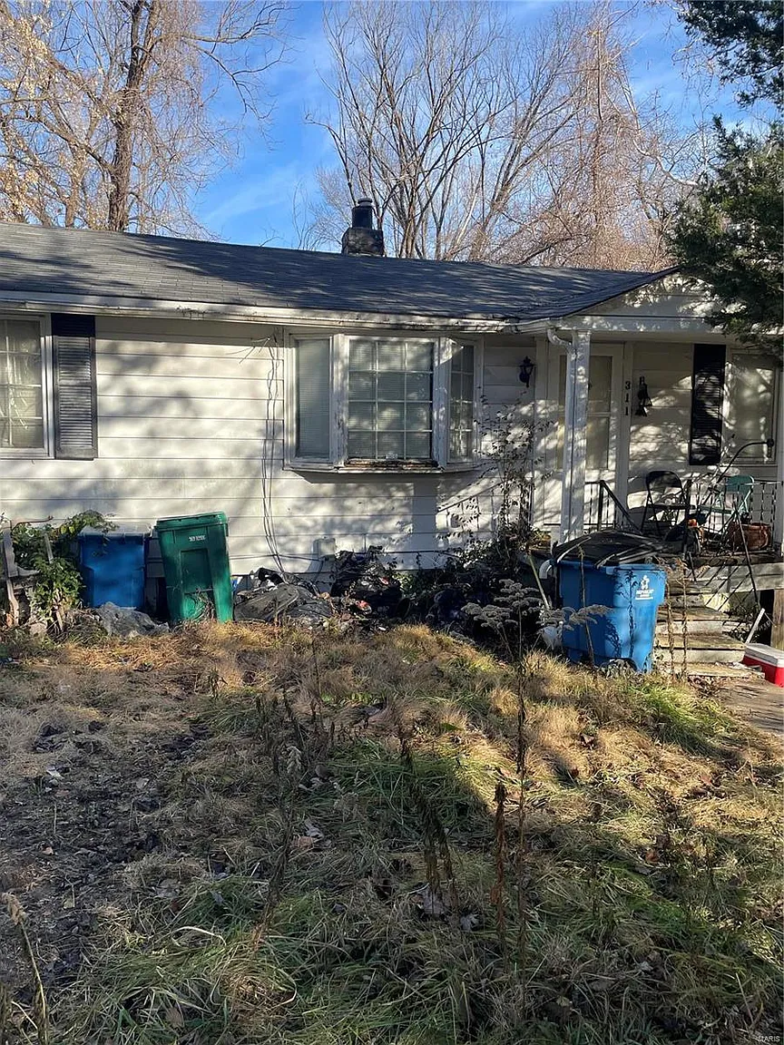 311 Chambers Rd photo 1
