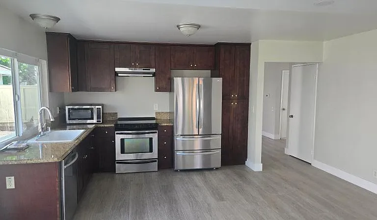 4321 Pioneer St — Photo 16