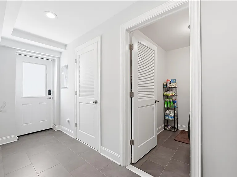 41 Bentley Ave #1 — Photo 24