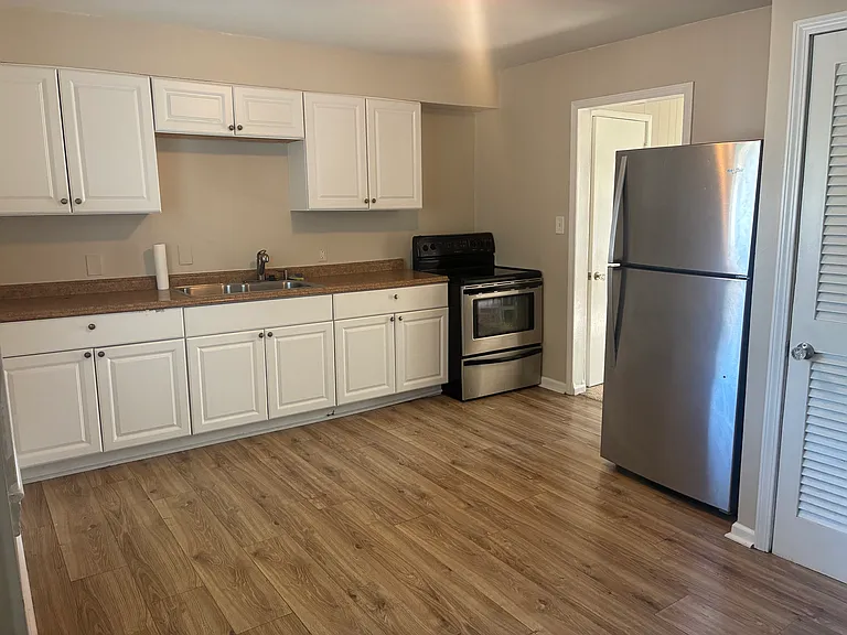 24612 Lauren Ave — Photo 8