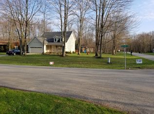 410 Hillyer Dr, Jefferson, OH 44047