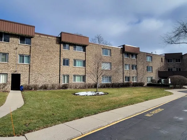 2600 Brookwood Way Dr, Rolling Meadows, IL