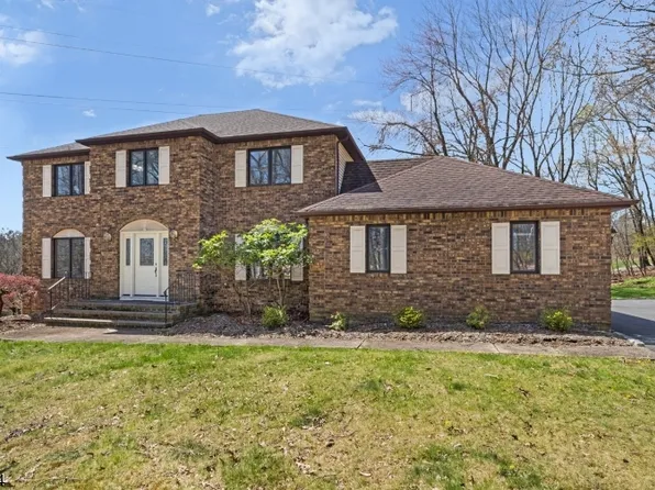 46 Shongum Rd, Randolph Twp., NJ 07869