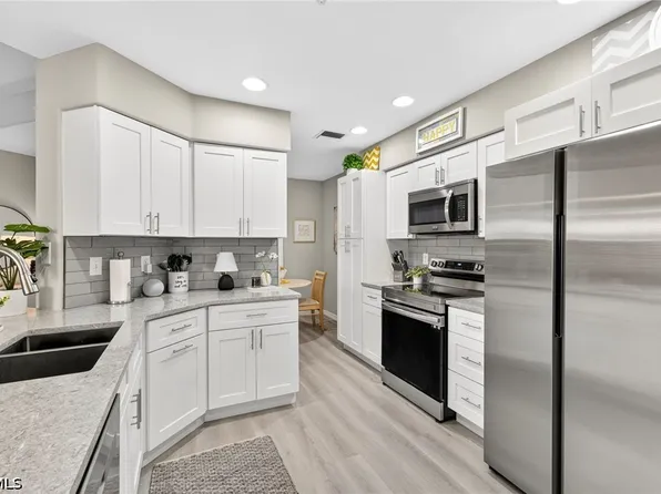 9190 Southmont Cv APT 110, Fort Myers, FL 33908