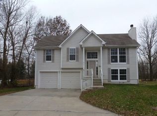 611 Pinkston Ave, Grandview, MO 64030