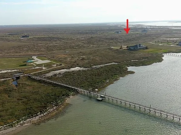 116 Sunrise Dr, Rockport, TX 78382