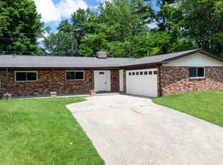 100 N Cardinal Ln, Saint Charles, MO 63301
