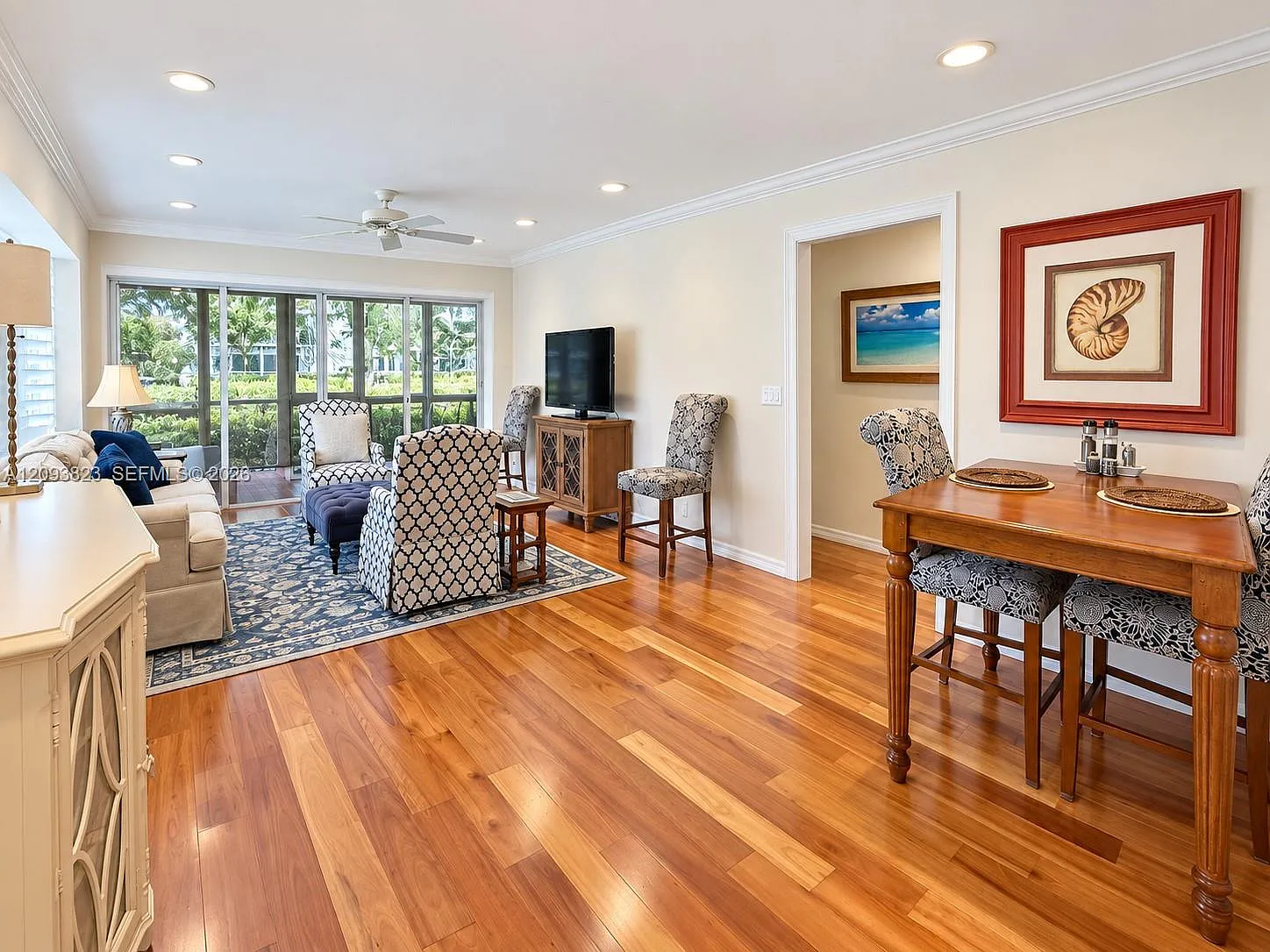 Tequesta Garden Condo 8 — Photo 1
