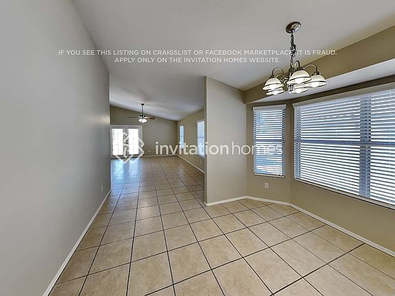 5th image of 1025 W Cantebria Dr