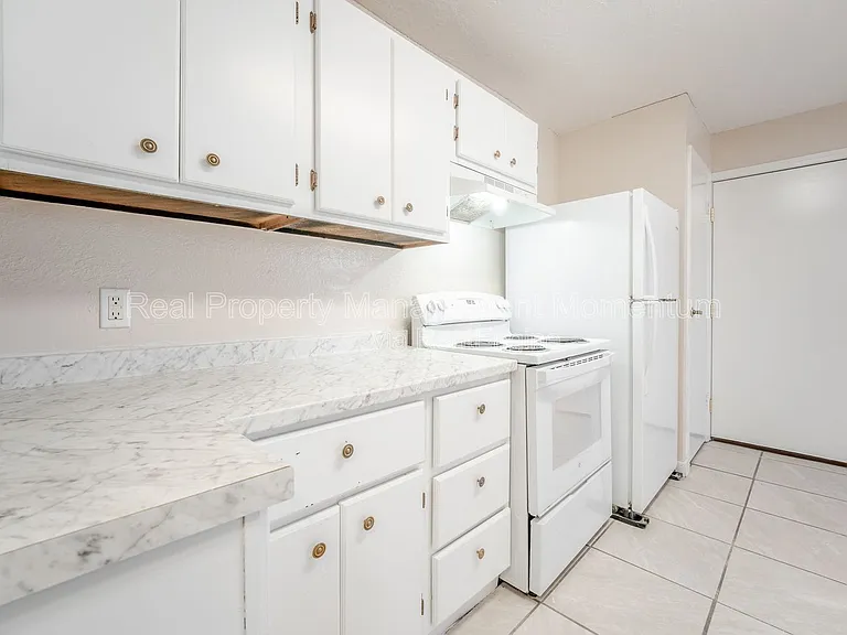 1118 W Fairplay St #A — Photo 8