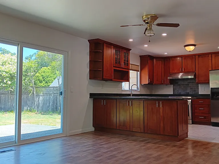 15 Carmel Dr — Photo 15