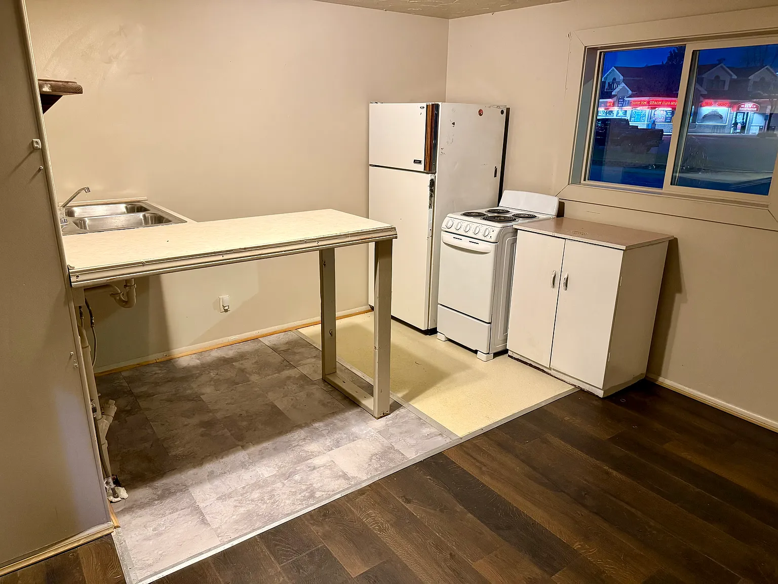 1 bed, 1.5 bath, $650 — Photo 4