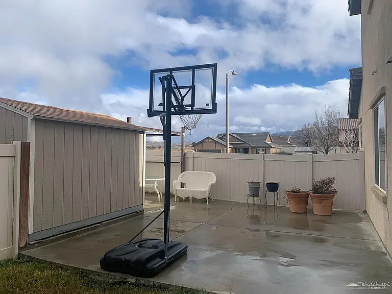 1011 Thoma Ln — Photo 15
