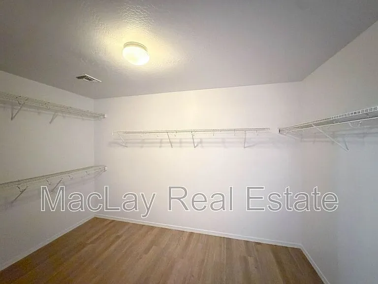 5216 W Albeniz Pl — Photo 11