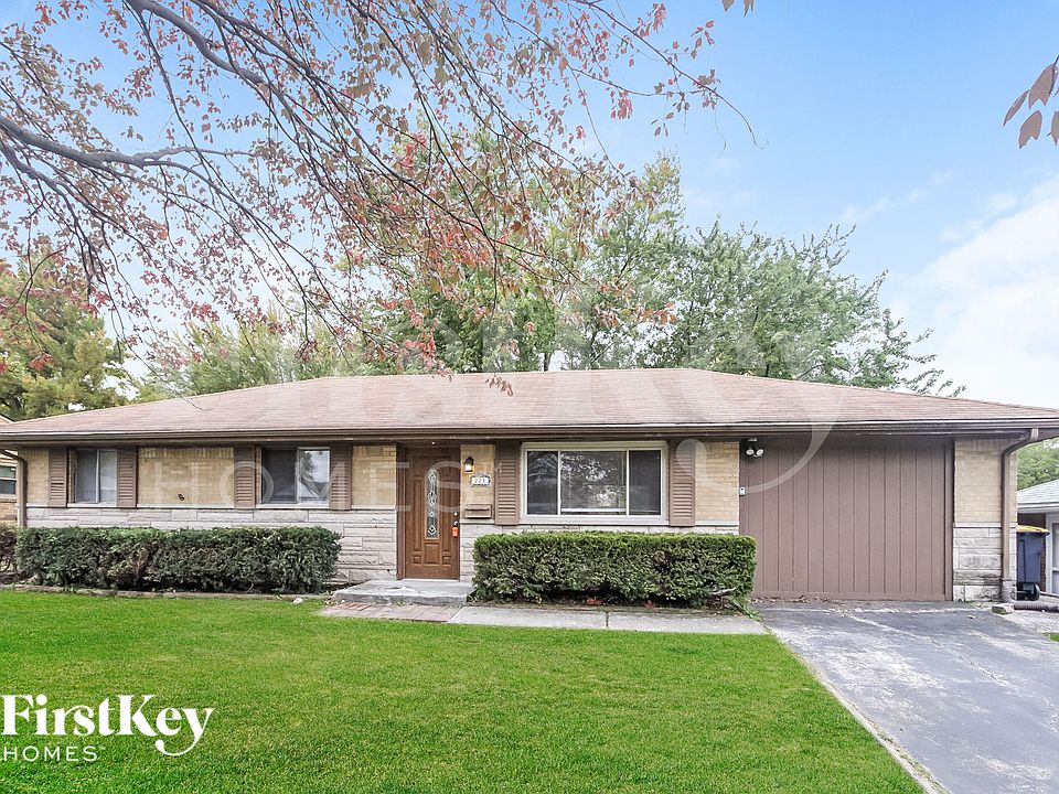 1st image of 221 Grovewood Dr