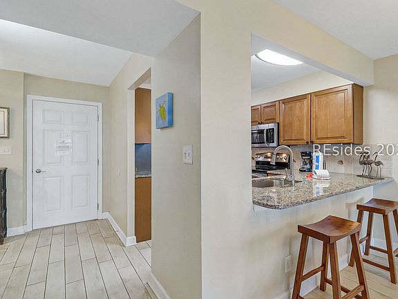 3rd image of 21 S Forest Beach Dr APT 202