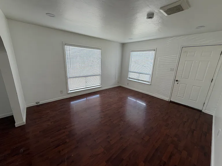 1136 N Sanborn Rd #10 — Photo 15