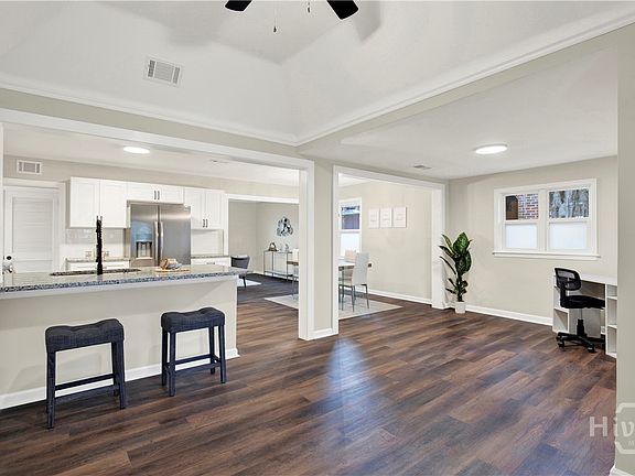 4th image of 712 Lee Boulevard