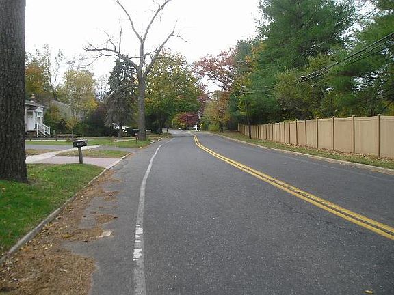 5th image of 367 Old Willets Path