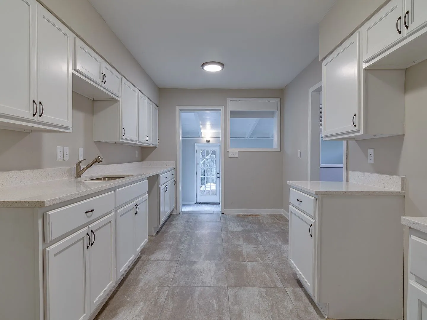 Beautifully Renovated 3BR/2B Home in Great Location!! — Photo 3