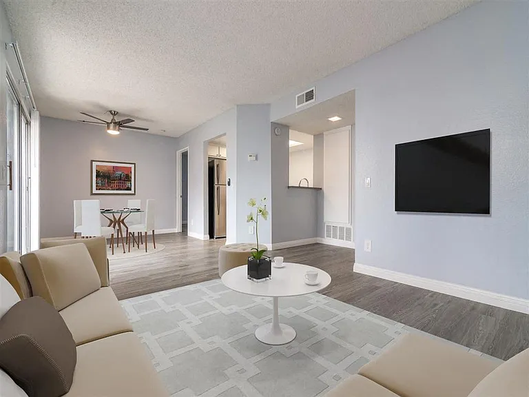 Nova Pointe Apartments — Photo 3