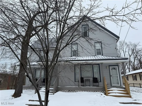 1020 Broad St, Conneaut, OH 44030