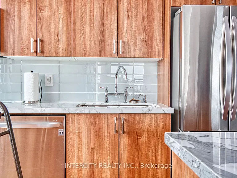 800 Lawrence Ave W #2014 — Photo 10