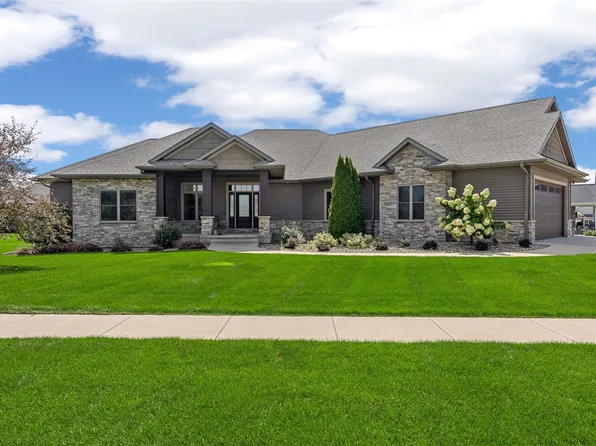 6007 Sanden Rd NE, Cedar Rapids, IA 52411