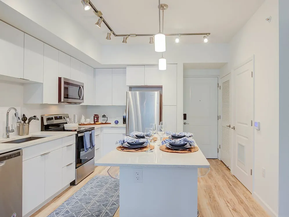 Avalon Miramar Park Place — Photo 3