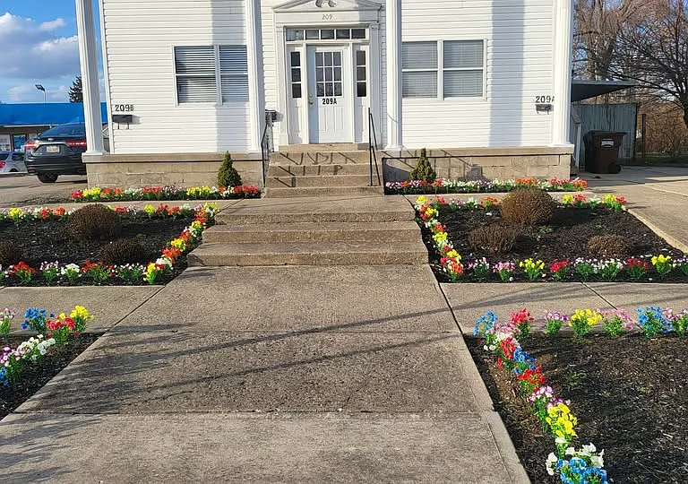 209 E Main St — Photo 3