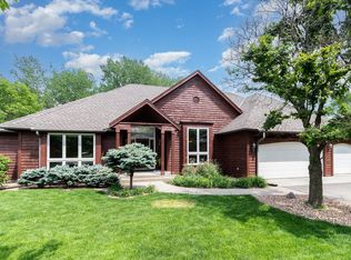 5716 W 96th St, Bloomington, MN 55437