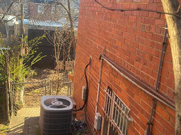 4th image of 245 Nicholson St NE