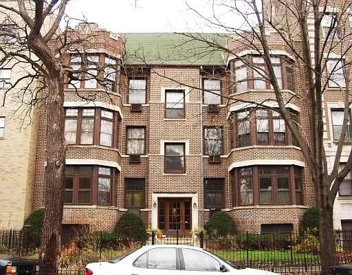 1st image of 924 W Winona St APT 1W