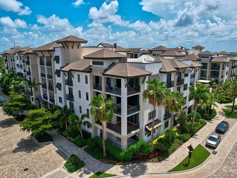1st image of 1135 3rd Ave S #305