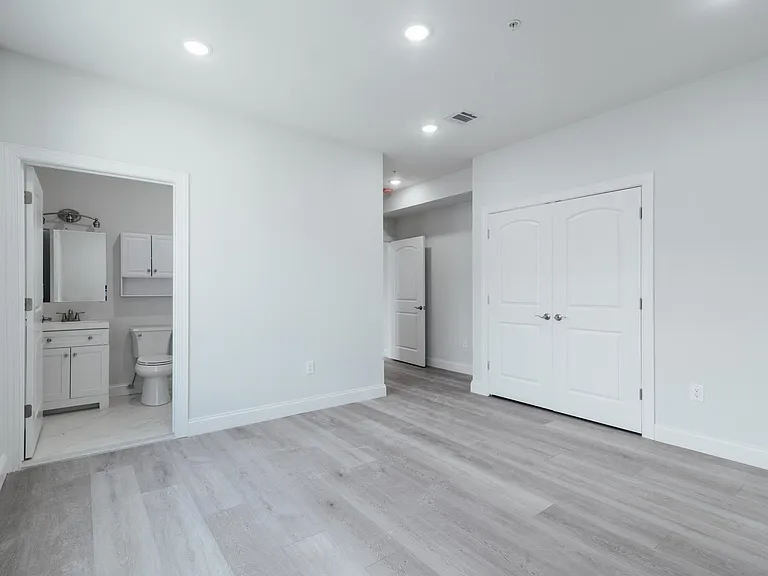 144 Bergen Ave #2A — Photo 24