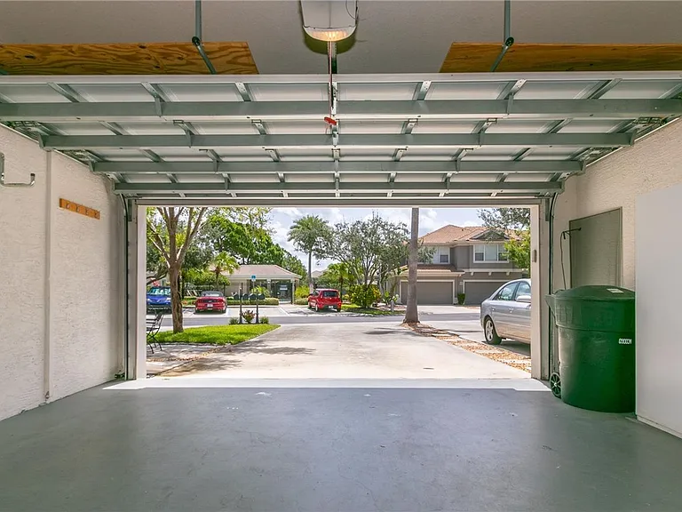 3326 Covered Bridge Dr W — Photo 48