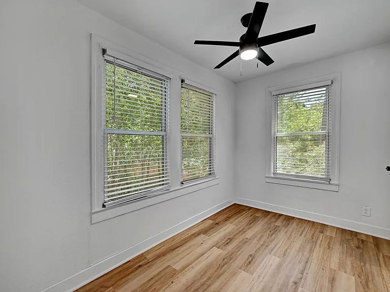 2305 Longview St — Photo 26