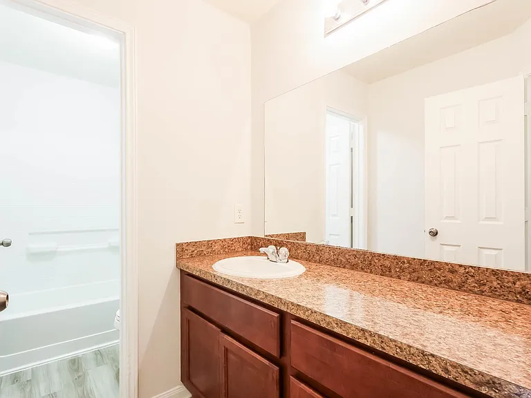 21718 Martin Grove Ct — Photo 12