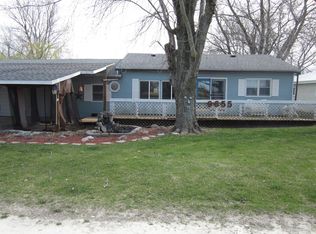 9655 2nd St, Wapello, IA 52653