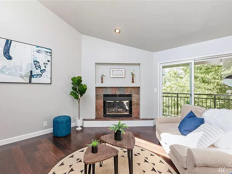 9800 Roosevelt Way NE #31 — Photo 5