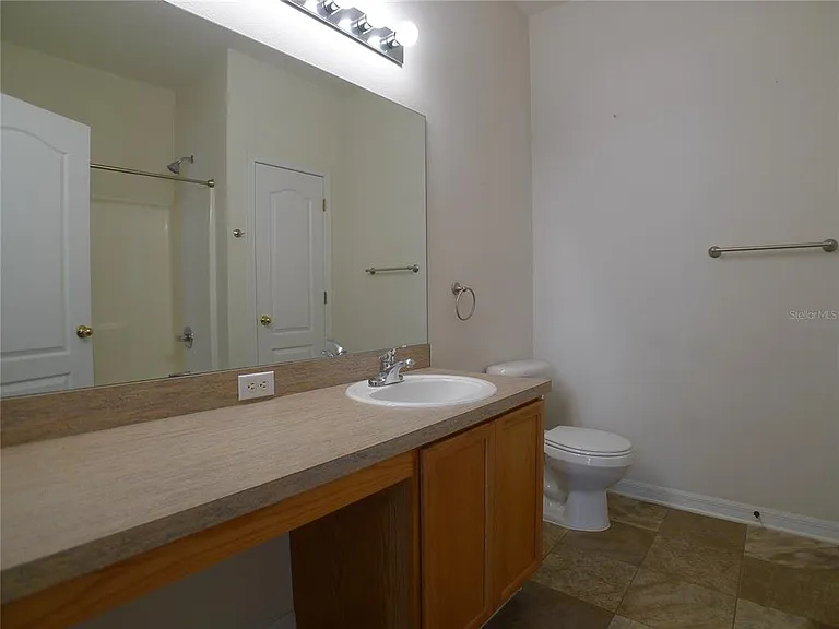 6829 Lake Eaglebrooke Dr — Photo 10
