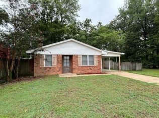 212 Wood Ave, West Point, MS 39773