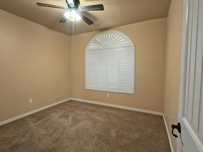 1813 Denise Dr — Photo 12