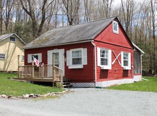 11 Lizzys Ln, Waymart, PA 18472