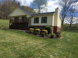 422 Greenbrook Cir, Unicoi, TN 37692
