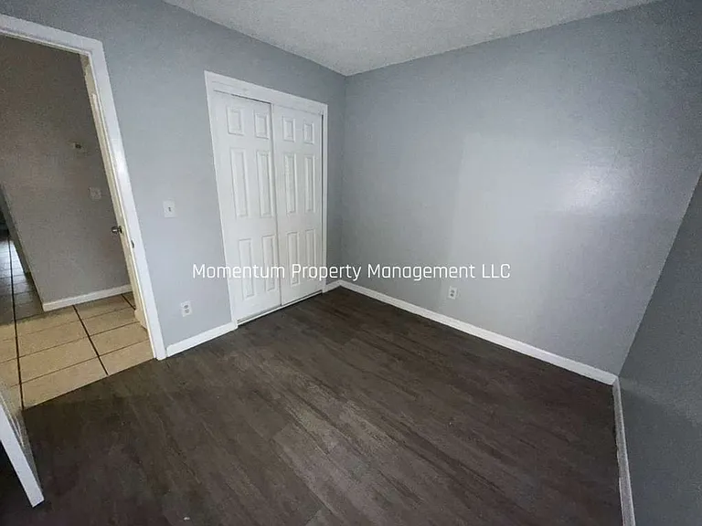 8405 N Elmer St — Photo 11