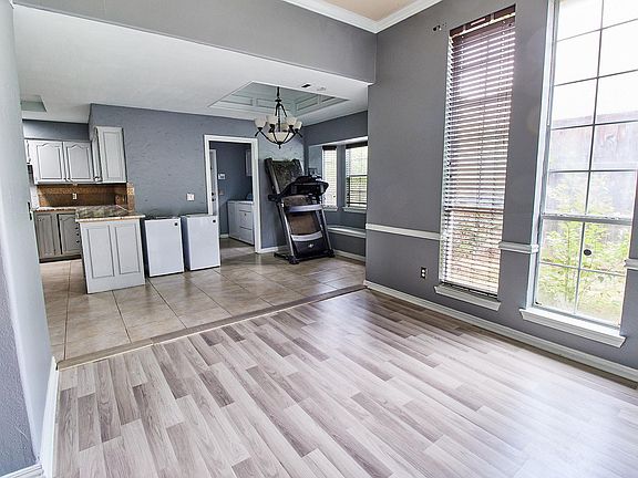 3rd image of 2121 Diane Dr #1112