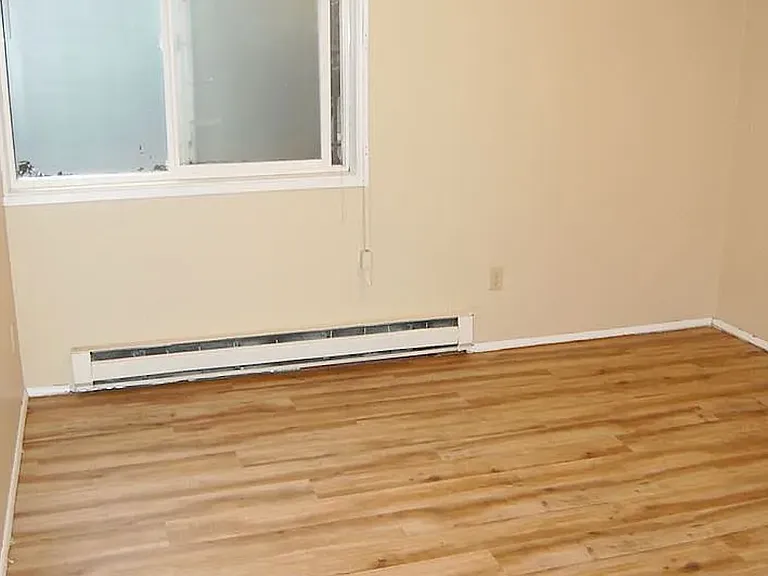 424 Summit Ave E #1 — Photo 12